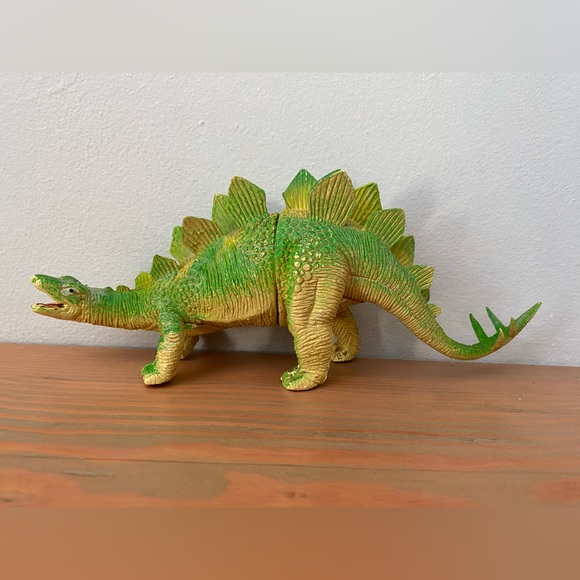 Vintage plastic stegosaurus - Picture 3 of 4